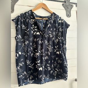 Banana Republic Navy floral top